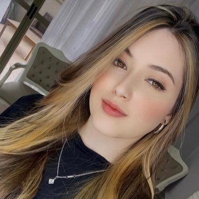 leticia_speda's profile picture. Me pertencer, já me basta🦋✨