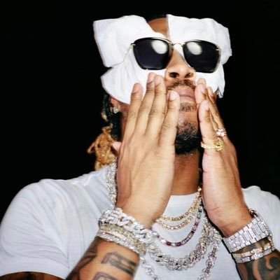 ilysync_'s profile picture. i am in the heart of darkness