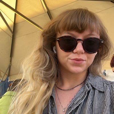 camilla_paige's profile picture. she/her