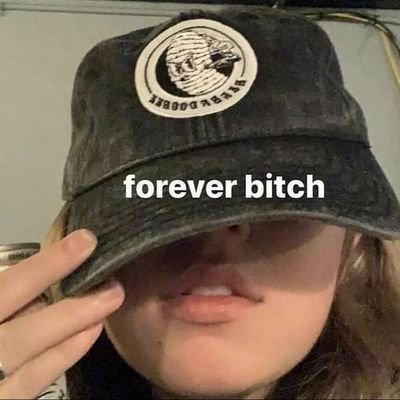 notkajevia's profile picture. i need money, because money segalanya.