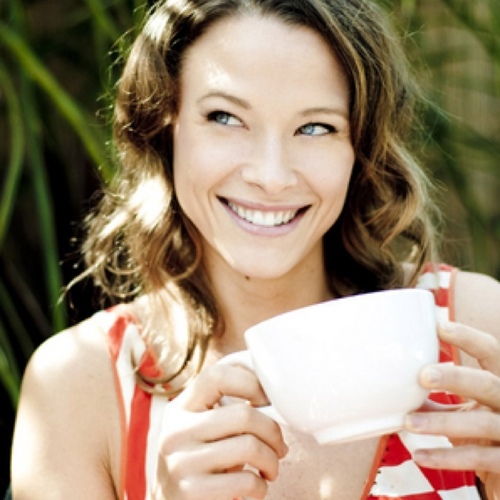 _JeanneBenoit's profile picture. My name is Jeanne Benoit and I'm a doctor. I'm in love. I have an amazing life with my husband and our baby boy (It's RP 18+)