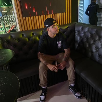 Não se entregue É hora de olhar pra frente Enfrente 🧠🖤