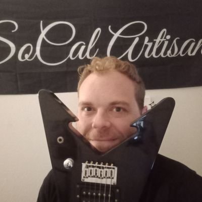 Guitar enthusiast and planter of trees. Editor-in-Chief of https://t.co/iNiLhgL9jP Too straight forward for my own good