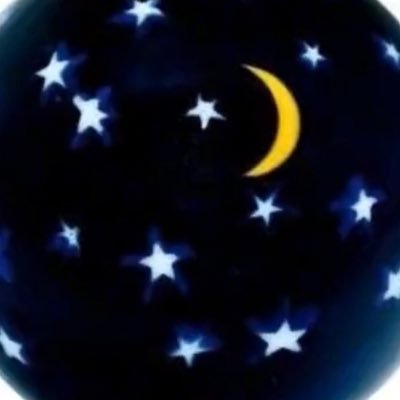 EyeRooShe's profile picture. she/her