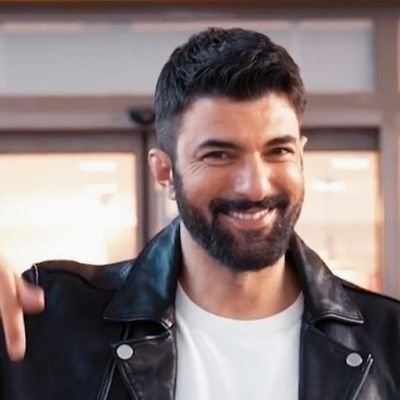 Sigo el arte de Engin Akyūrek
y también lo sigo en su cuenta oficial de Instagram 
https://t.co/yG5JhHSXV9