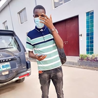 Famiz_23's profile picture. I'm not perfect
But not fake either.