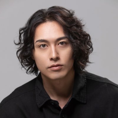 ※なりすまし＆無断転載&違法アップロード禁止※ 稲垣成弥 Staffによる公式アカウントです。稲垣成弥に関する公式情報等を呟いていきます。お仕事のご依頼は下記Webサイトにお願い致します。リプライ、DMでのお問い合わせにはご返答出来ませんのでご了承ください。 本人のアカウントはこちら→ @SeIyA__InAgAkI