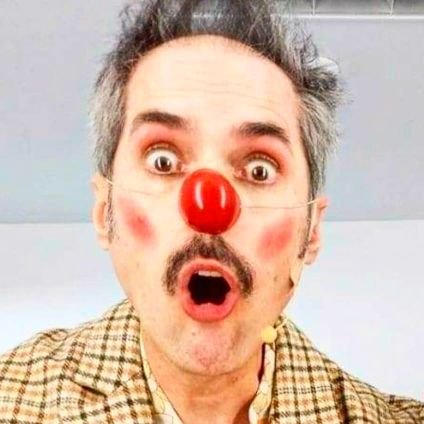 Actor. Payaso. Clown. Retuiteo lo diferente. Apoyo a muerte la naturaleza y el teatro.