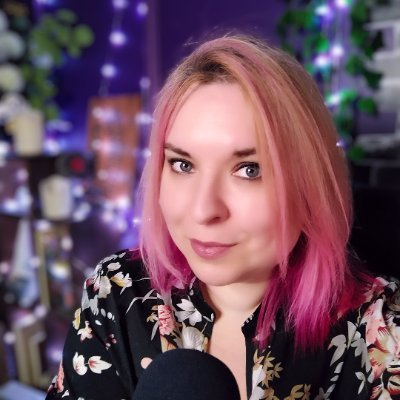 NessaCorra's profile picture. Un jour je saurai jouer aux jeux d'horreur ! En attendant je m'entraîne sur Twitch sur tout un tas de jeux 😁