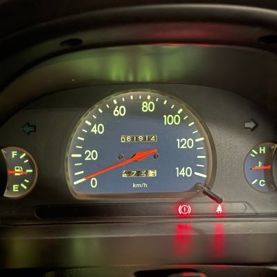 ときどきつぶやきます よろしくお願いします\(^o^)/ 無言フォロすみません…あと、車遊びねぇやりたいけど…はぁー(ため息)