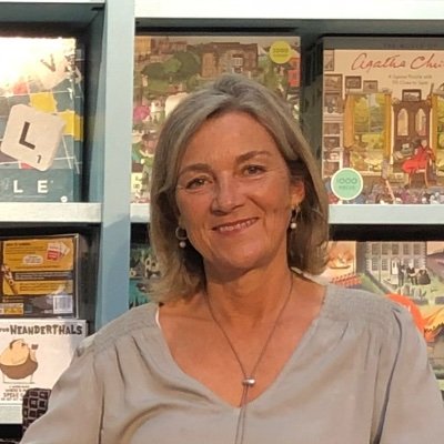 angelas_talks's profile picture. Anglo-German Artist, Blogger, Speaker and Author of In My Grandfather’s Shadow (Penguin, July'22). Fascinated by WW2 & seeks to understand ‘the other side’
