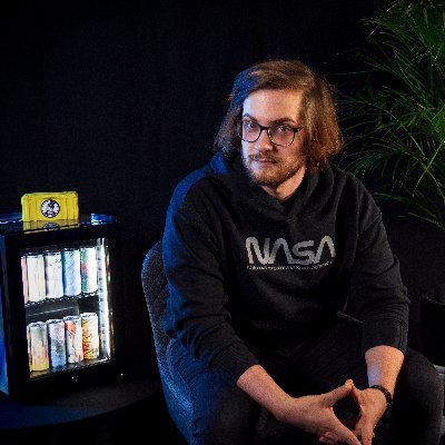 @ https://t.co/EK1d5y5GgJ | Kameramann | Joey Wheeler is the true King of Games | Yamato for Strawhats | Bekannt als ~Der Stuhl~
