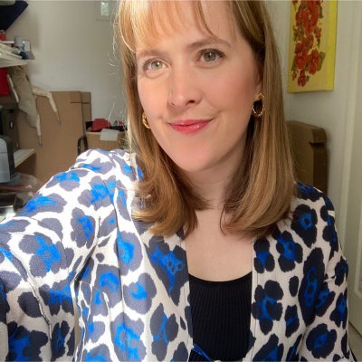 Theatre lover, assistant talent agent @JessicaCarneyAs, part time graphic designer and cat mum 🐱