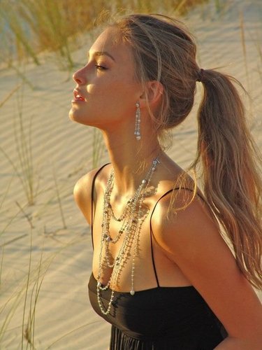 zinouna1647's profile picture. 