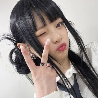 STUDYPH4M's profile picture. — you can't make people love you, but you can make them fear you. | 70% stan acc. 20% study acc. 10% bns acc.