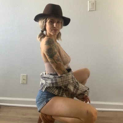 Your Favorite Flexible Tatted Baddie Find my Onlyfans Here https://t.co/h8r2F9SjmR