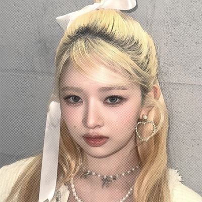 ⚘. Salute the 𝐆𝐨𝐝𝐝𝐞𝐬𝐬, best rapper & singer from IVE! Japanese adorable girl who makes you fall in love with her. They call her 𝐑𝐄𝐈 since 2004.✧
