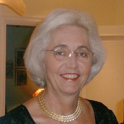 Mama de cinco hijos,abuela de trece,,nacida gorila,me gusta el humor ,tóxicos abstenerse.Amo a Dios 🙏No respondo,mensajes privados.