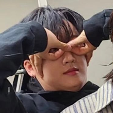 and my kids think i’m a joke @mountolymps // multi stan (bts, skz, 5sos, ateez, etc)