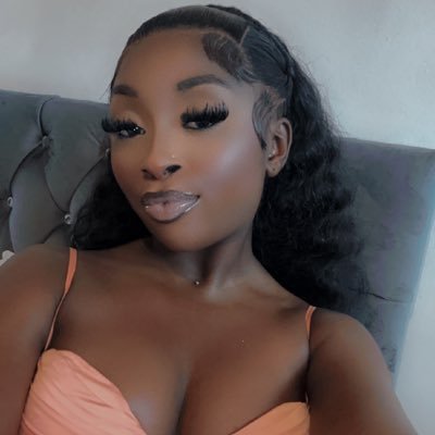 Davida_xo's profile picture. 🇬🇧|24.| In God I Trust🙏🏾. | MALCOLM’S WORLD 🙏🏾🌍🕊😓❤️.