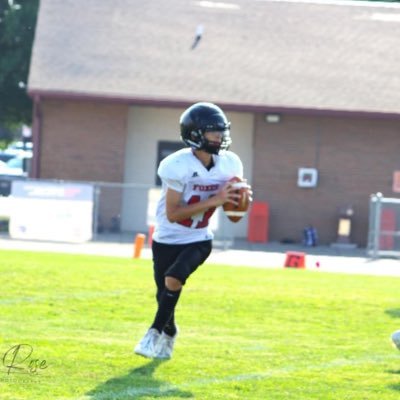 Yorkville High school 27’ | 6’0-130 | QB | colinberning09@gmail.com | (630) (608) (7381) |