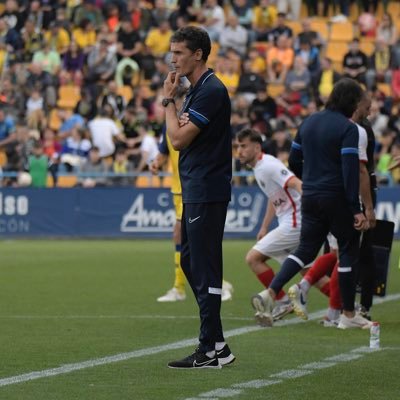 Xerez, R. Huelva, Nástic, Girona, Valladolid, Albacete. D.D en RFEF y N3 UEFA PRO. Ex entrenador del R.C. Recreativo de Huelva. Actual 2 entrenador SD Huesca.