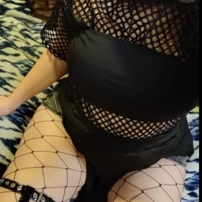 she/he/they, 22
Hi~ 
I'm a goth/alt person who likes gaming and cosplay, I'll be promoting my fansly where I post nudes, lewds, and cosplay pictures