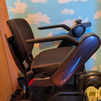 KURUQURUMAISU's profile picture. 脊損の車椅子ユーザー。
障害者3年目。
2024年FP2級＆topic2級取得👍
好きなもの→猫・kpop・韓国グルメ・お菓子作り・パン作り。
ぶらり旅が好きで、車椅子でも入れるお店開拓を始めました😚
2024.6.12〜シングルマザーだどん＼(^o^)／