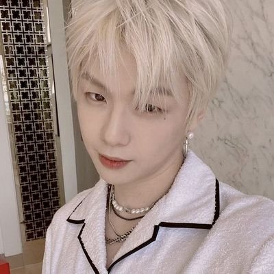 ─ ❝-ˏ̀Mãe brasileira do #KangDaniel
#WannaOne #exo #Monstax #NCT #astro #nuest
─ ❝-ˏ̀ 𝘞𝘦'𝘳𝘦 𝘵𝘩𝘦 𝘯𝘦𝘸 𝘩𝘦𝘳𝘰𝘦𝘴
