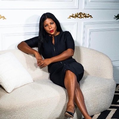 StaceyCiceron's profile picture. Oribe Brand Ambassador
SEE Management
Now booking B.A.E. Clarity Coaching Call & Brand Consulting packages