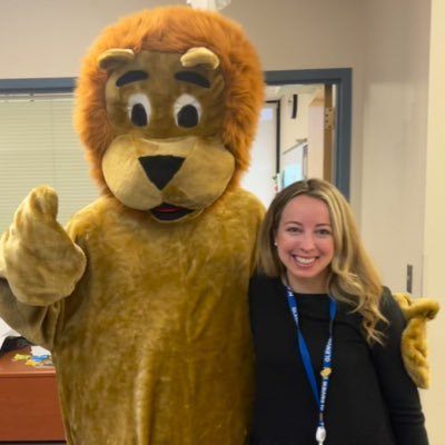 Principal serving Lyon School🦁in Glenview SD 34 ⭐️#lifelonglearner📚#lovewhatyoudo💕#LyonLearners 💚 #WeAreD34🔎 #ILLINIalum🧡💙 #NLUalum✏️