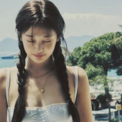 y_lloxx's profile picture. apa aja