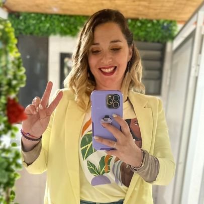 ✨El camino empieza a iluminarse cuando te permites creer en el✨sólo construyendote a ti, podrás encontrar la sincronía que te llevará a todo lo que te mereces.✨