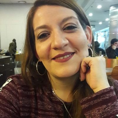 Nacida en ushuaia Mujer  primavera selk'nam ( Naa yokusken selk'nam )
 Presidenta del Partido Político  Haruwen .