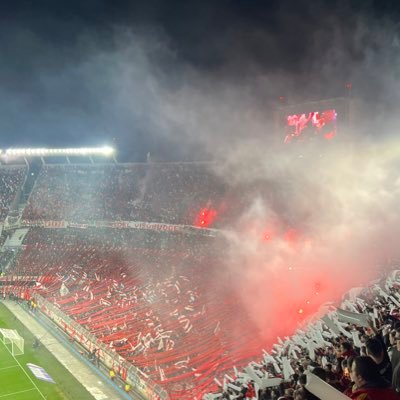 no juego al futbol para ser feliz, soy feliz porque juego al futbol