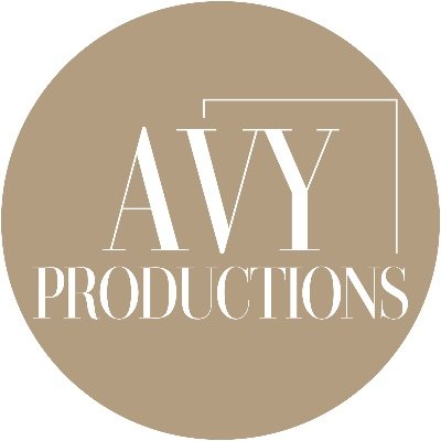 Portrait Photographer. I create magazine-style portraits, personal branding, headshots, and content for entrepreneurs and artists. ✨📸 #LuxuryPhotography
