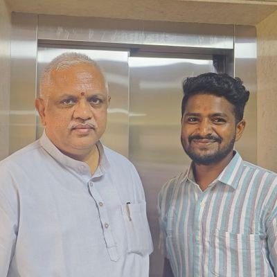 ರಾಷ್ಟೀಯ ಸ್ವಯಂ ಸೇವಕ |🕉🚩 ರಾಷ್ಟೀಯವಾದಿ| ನಮೋಬ್ರಿಗೇಡ್ ತಾಲೂಕ ಸಂಚಾಲಕರು BYG🚩💛❤️ಹೆಮ್ಮೆಯ ಕನ್ನಡಿಗ.😍LAW👨🎓s
.ಬಿ. ಎಲ್.ಸಂತೋಷ್ ಜೀ.🚩 ಅಭಿಮಾನಿ 👑
