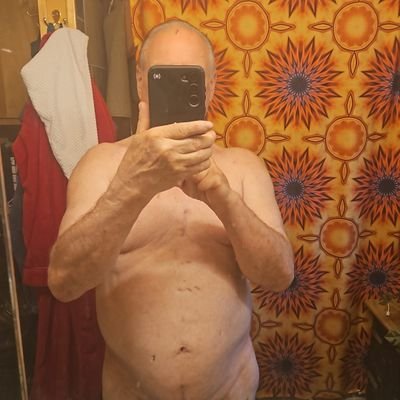 Straight male. I am a home nudist. if you have no post on here, I will not follow you. If such, and you DM me, I will block you. I  hate frauds.