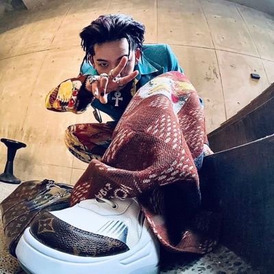 fogbloodmoney25's profile picture. We can always shine 🙂🌠