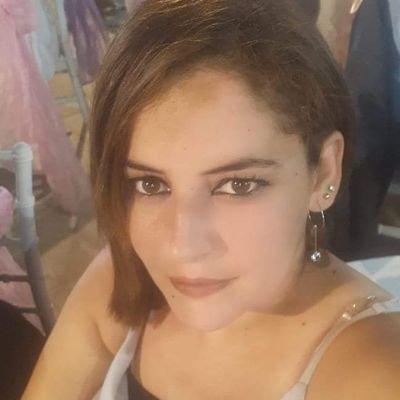 Deutschlehrerin
Atatürk Üniversitesi Alman Dili ve Edebiyatı 
İki çocuk annesi(HIZIR ALİ'M RASİM EFE'M)