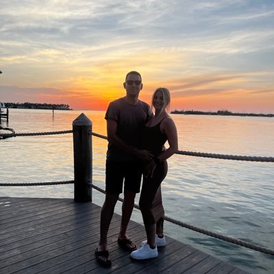 emvrose_'s profile picture. save the turtles 🐢