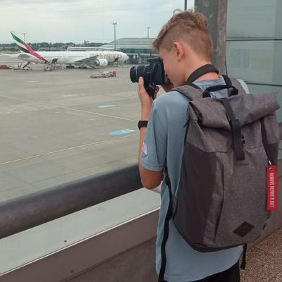JsemSpoterLKPR's profile picture. jsem spotter letadel🛫
všehochit toho co vám potřebuju sdělit z mého života👷
 local airport LKPR
 ig: flykuba
