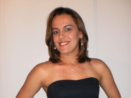 O tempo não pára! Só a saudade é que faz as coisas pararem no tempo...