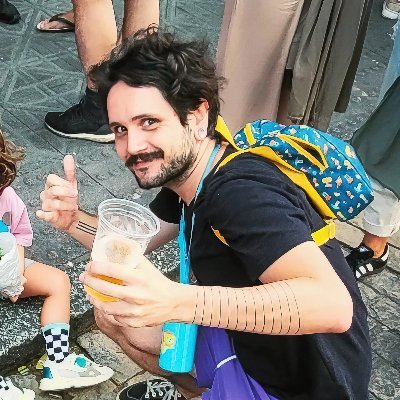 👶 Pai
👨💻 Designer / Editor de Vídeo
👨🎓 Mestre em Planejamento Territorial
💁♂️ Peixes com Peixes