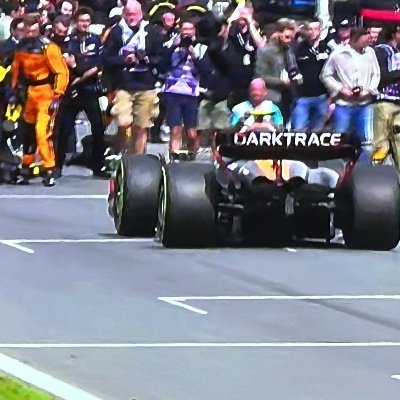 I love F1
Favourite Team: McLaren
Favourite driver: Lando Norris
