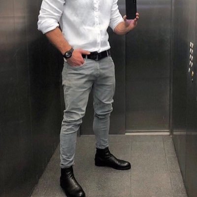 passionate horny gay guy . i give it all to my top and I want it all from him too.. the kissing, rimming, n fucking .the whole package. no pussy plz.