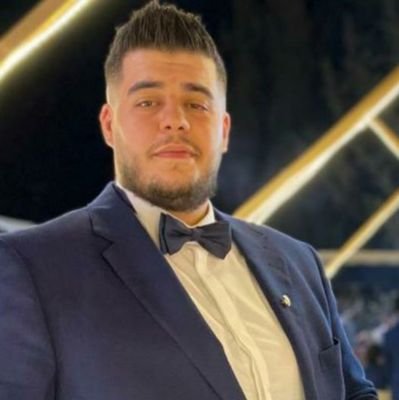 خريج من أكادمية صيدلة وأسعافات وتشخيص الطبي
أعمل في صيدلية كرم وصاحب محل Black Rose