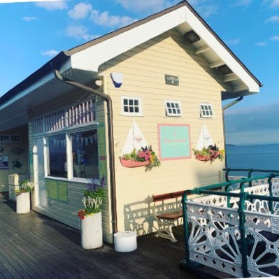 Takeaway on Penarth Pier - 24 yrs of friendly service, Welsh ‘Joes’ Ice Cream and Freshly Ground Coffee. Pay Contactless or cash