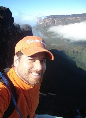 EAPocho's profile picture. Arquitecto | Deportista | Artista Plástico en Formación | Mascotas: Picasso & Tokyo Instagram: @eduardopochoalbornoz