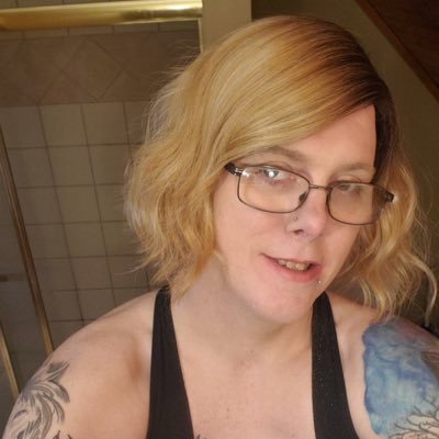 39 year old trans woman. I post for fun. I am a Dom and currently with out a sub.